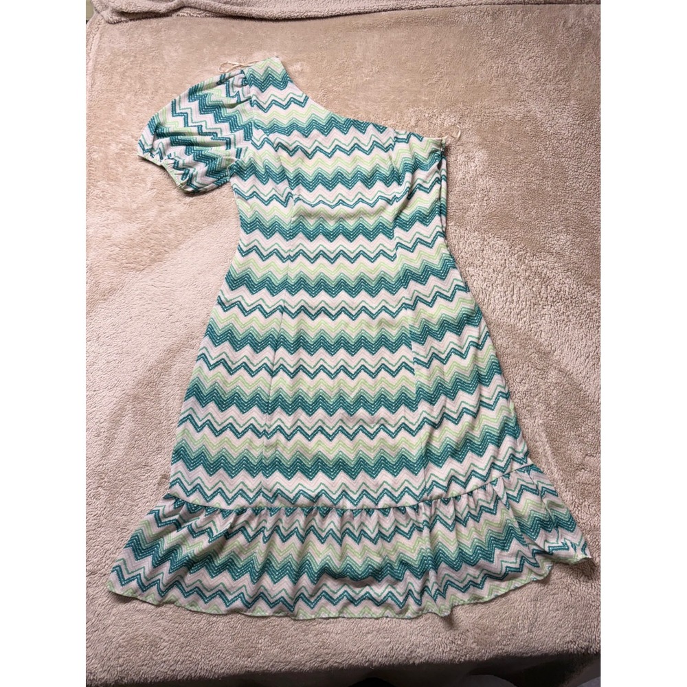 Green &‎ white  Chevron One Shoulder Midi Dress Short Puff Sleeve Zig Zag size M